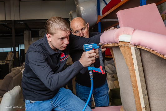 Stoel is doorgezakt! Wat is de oplossing?
