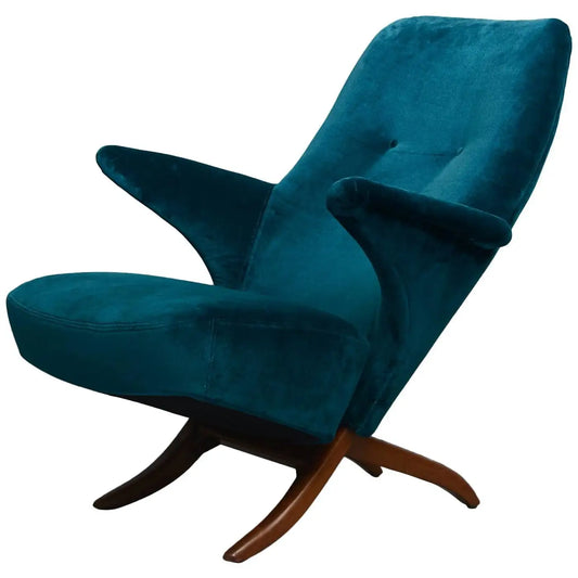 Een karakteristieke designfauteuil vernieuwen met behoud van haar elegante lijnen